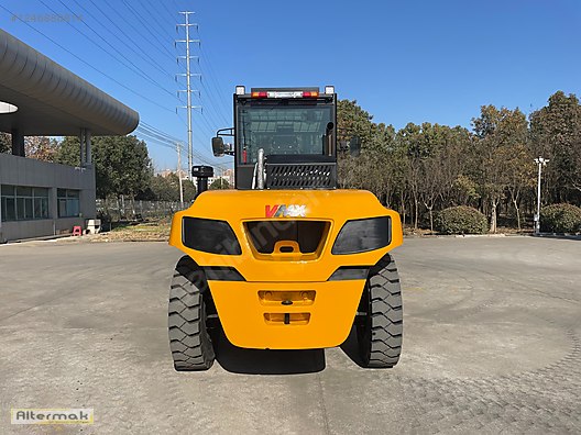 Machinery / Industrial / Carrying & Stacking Equipment / Forklifts / For Sale / Vmax