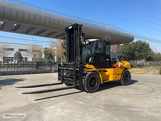 Machinery / Industrial / Carrying & Stacking Equipment / Forklifts / For Sale / Vmax