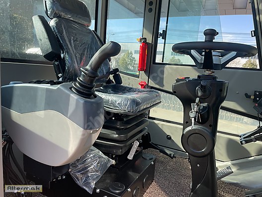 Machinery / Industrial / Carrying & Stacking Equipment / Forklifts / For Sale / Vmax