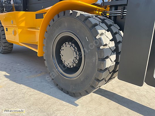 Machinery / Industrial / Carrying & Stacking Equipment / Forklifts / For Sale / Vmax