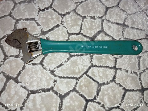 12 inc 300 mm kurbagacik boru anahtari