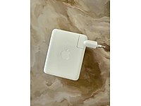 Apple USB-C 140W Şarj Cihazı yepyeni durumda!