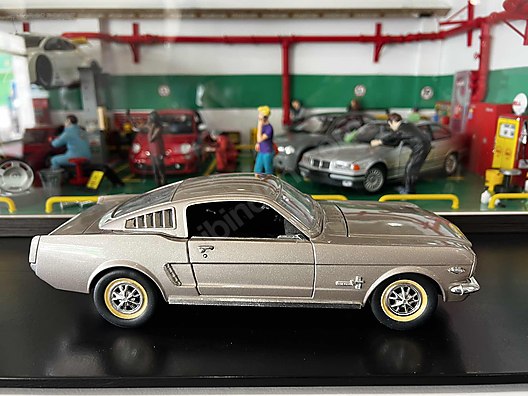 Mira Diecast Model 1:18 Ford Araba - 1304882427
