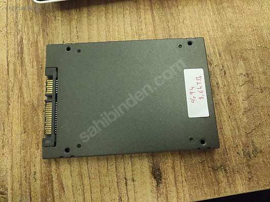 SSD (Solid State Drive)
