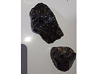 İşlenmeye uygun 2 parça obsidyen taşı Pazarlık payı var #1283884394
