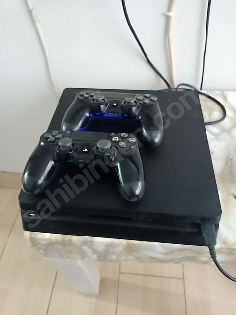 PlayStation 4 slim ve 17 oyun