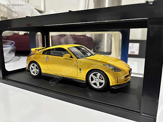 Autoart Diecast Model 1:18 Nissan Araba - 1301884854