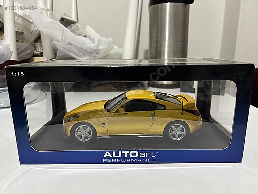 Autoart Diecast Model 1:18 Nissan Araba - 1301884854