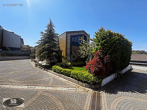 Sarıyer Zekeriyaköy'de Satılık Lüks Villa
