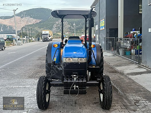 Machinery / Agricultural Machines / Tractors / New Holland / TT75