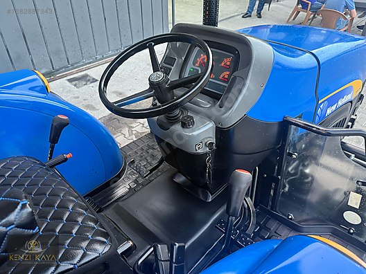 Machinery / Agricultural Machines / Tractors / New Holland / TT75