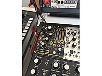 Instruo saich synthesizer