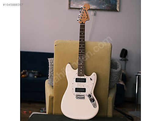 fender white mustang