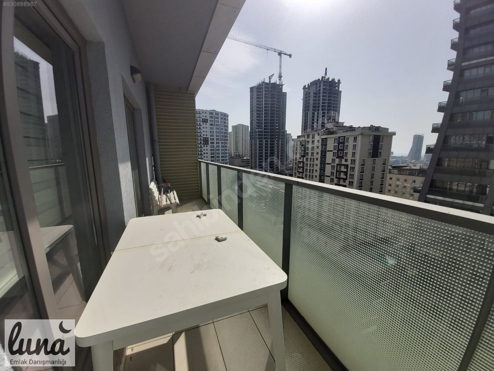 SEMBOL İSTANBUL DA HAVUZ CEPHE YATIRIMLIK 1+1 SATILIK DAİRE Satılık