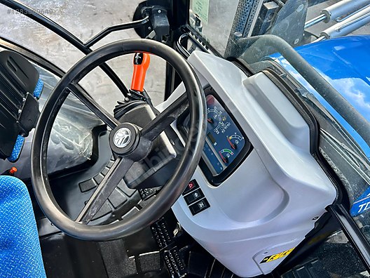 Machinery / Agricultural Machines / Tractors / New Holland / TD100D