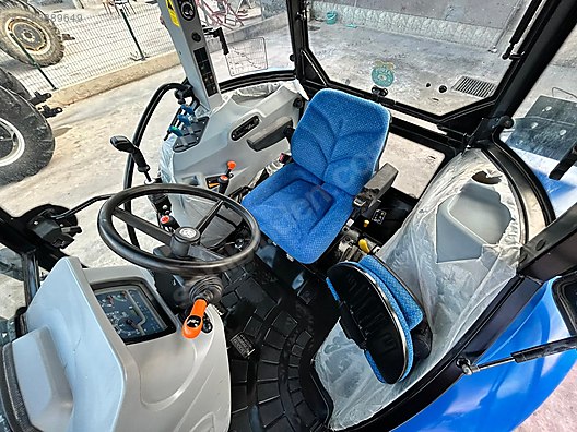 Machinery / Agricultural Machines / Tractors / New Holland / TD100D