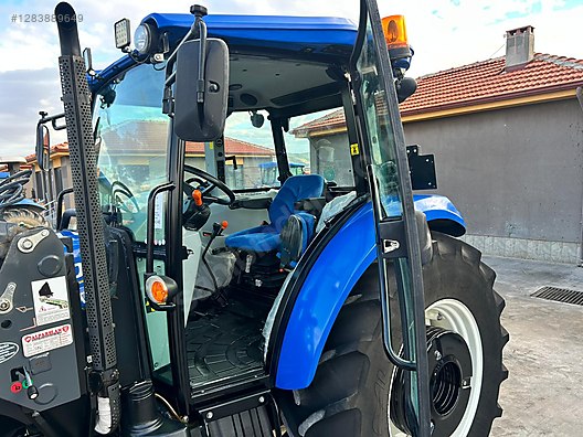 Machinery / Agricultural Machines / Tractors / New Holland / TD100D