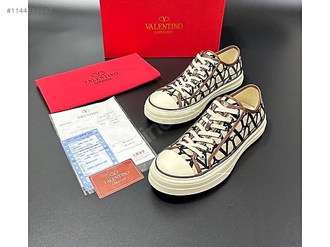 Converse x sales valentino