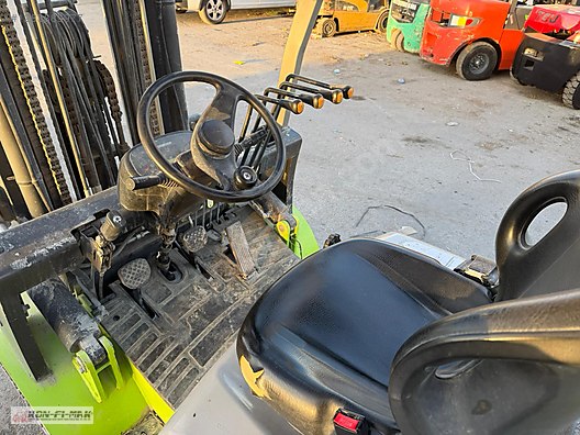 Machinery / Industrial / Carrying & Stacking Equipment / Forklifts / For Sale / Zoomlion