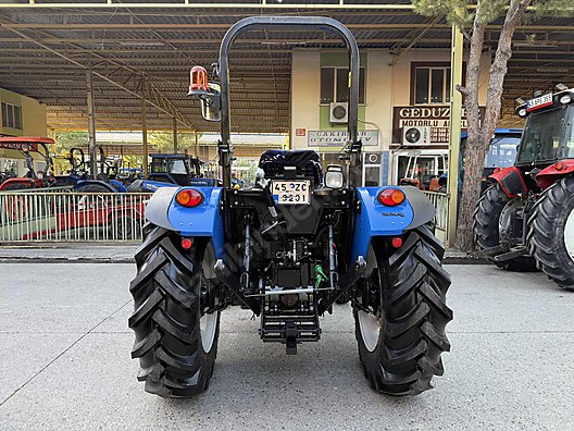 Machinery / Agricultural Machines / Tractors / New Holland / TT50