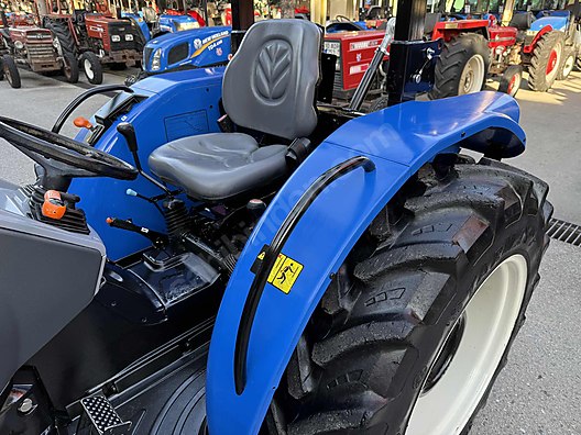 Machinery / Agricultural Machines / Tractors / New Holland / T480s