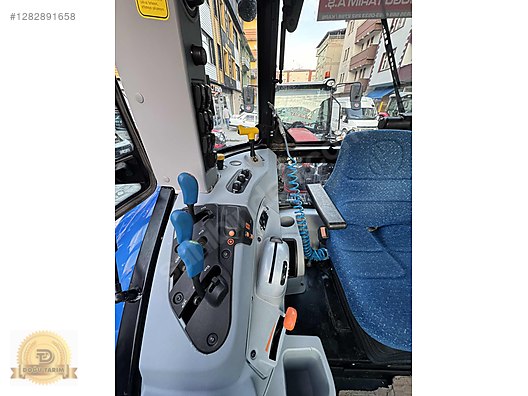 Machinery / Agricultural Machines / Tractors / New Holland / TR5.110