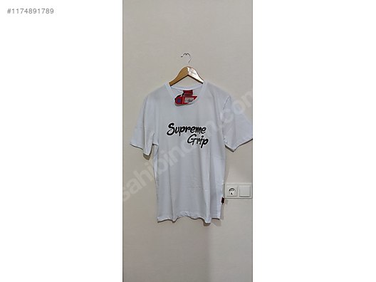 Supreme clothing t shirt on sale