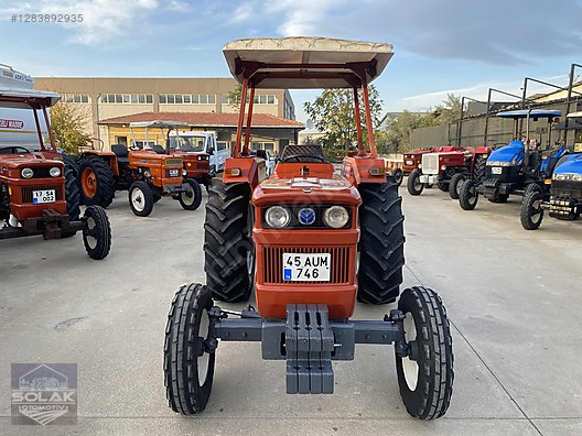 Machinery / Agricultural Machines / Tractors / New Holland / 54C