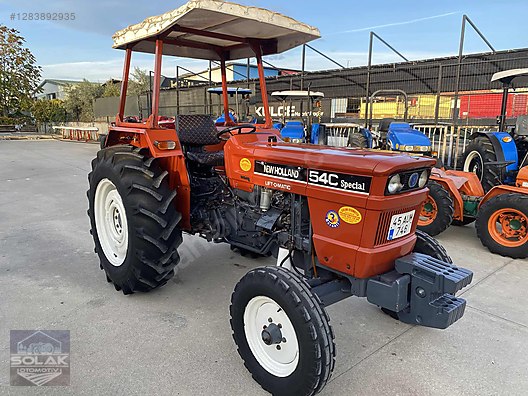 Machinery / Agricultural Machines / Tractors / New Holland / 54C