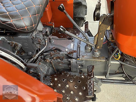 Machinery / Agricultural Machines / Tractors / New Holland / 54C