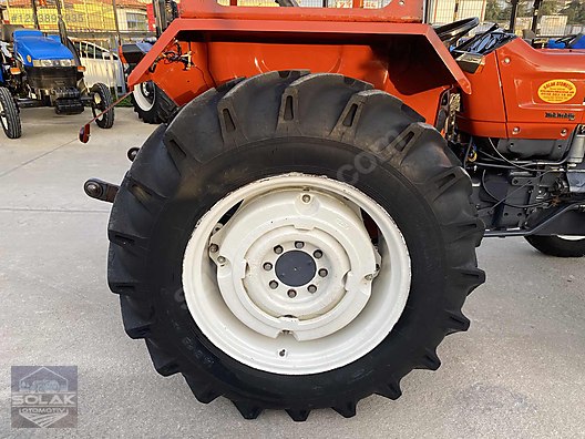 Machinery / Agricultural Machines / Tractors / New Holland / 54C