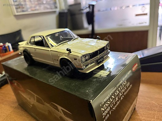 Kyosho Diecast Model 1:18 Nissan Araba - 1325893742