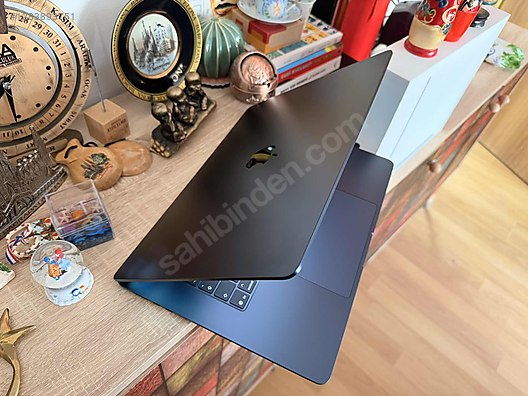 Used & Brand New Items / Computers / Laptops & Notebooks / Laptops / Apple Macbook