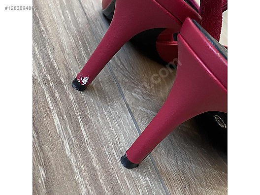 Used & Brand New Items / Clothing & Accessories / Women / Shoes / Classic Heels