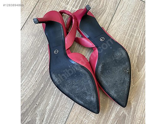 Used & Brand New Items / Clothing & Accessories / Women / Shoes / Classic Heels