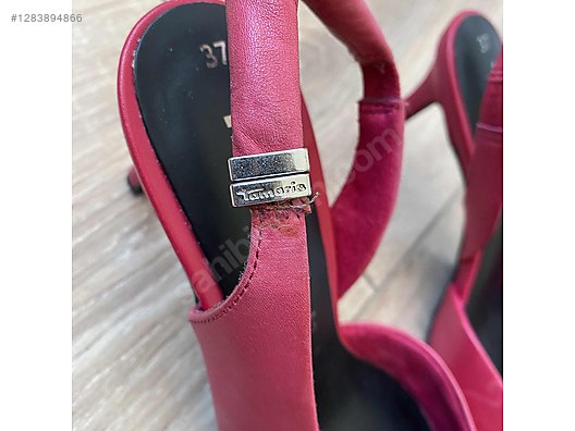 Used & Brand New Items / Clothing & Accessories / Women / Shoes / Classic Heels