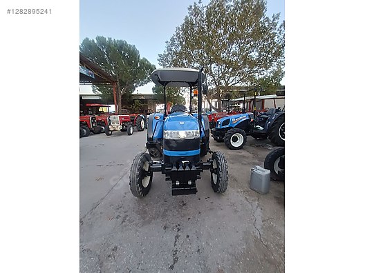 Machinery / Agricultural Machines / Tractors / New Holland / 54C