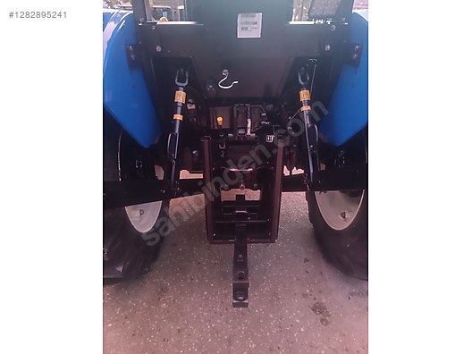 Machinery / Agricultural Machines / Tractors / New Holland / 54C