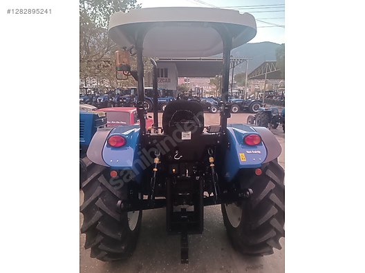 Machinery / Agricultural Machines / Tractors / New Holland / 54C