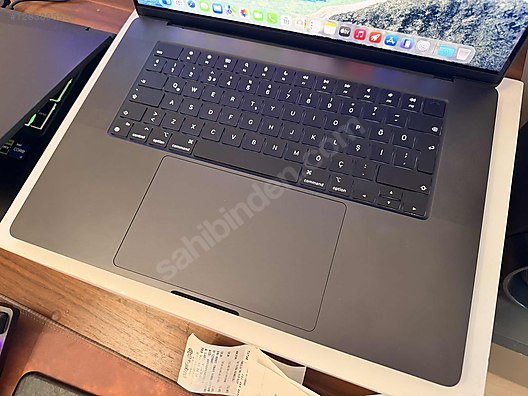 Used & Brand New Items / Computers / Laptops & Notebooks / Laptops / Apple Macbook