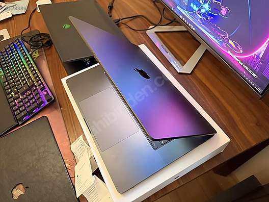 Used & Brand New Items / Computers / Laptops & Notebooks / Laptops / Apple Macbook