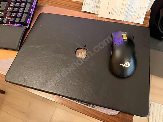 Used & Brand New Items / Computers / Laptops & Notebooks / Laptops / Apple Macbook