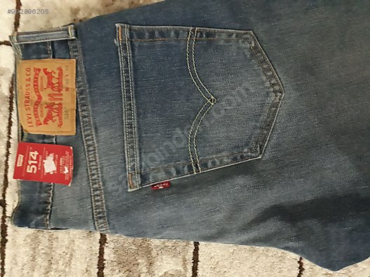 levis with white stitching