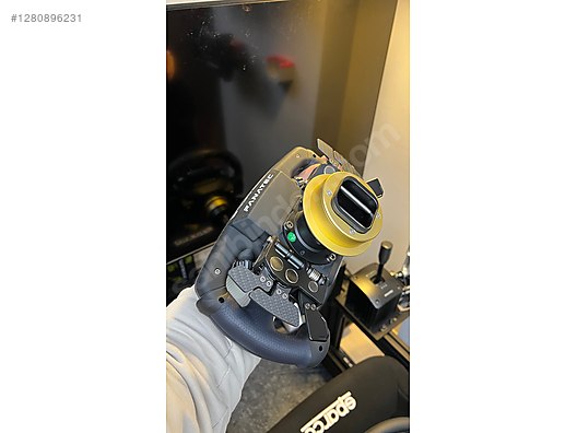 Used & Brand New Items / Gaming & Gamers Exclusive / Gaming Equipment / PC Game Racing Wheels