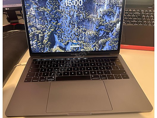 Apple Macbook / MacBook Pro 13 2019 i5 8GB 256GB Touch Bar