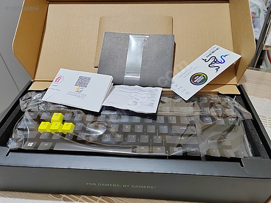 RAZER HUNTSMAN V2 TENKEYLESS ESL EDITION - GAMING KEYBOARD - Razer Oyuncu Klavyesi