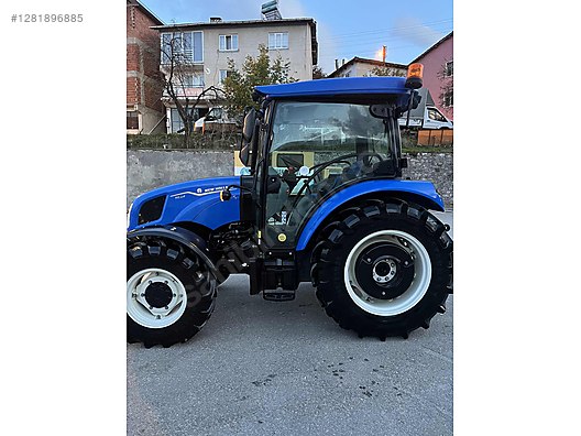 Machinery / Agricultural Machines / Tractors / New Holland / T4.70S