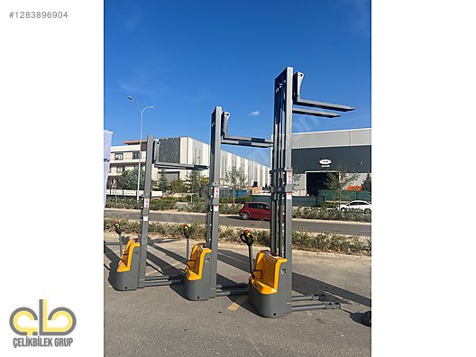 Machinery / Industrial / Carrying & Stacking Equipment / Stacking Machines