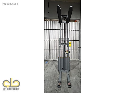 Machinery / Industrial / Carrying & Stacking Equipment / Stacking Machines