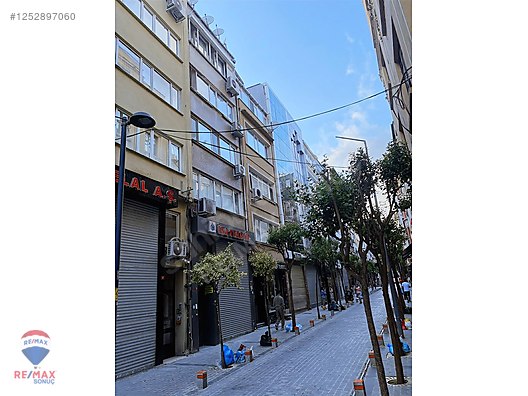Rumeli Caddesine Komşu, Şişli'nin Kalbinde, Zamansız Bir Duruş!!